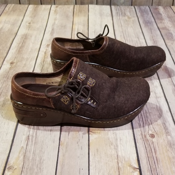 Born Shoes - Born Mattie Woolen Chocolate Clog Sz 8
